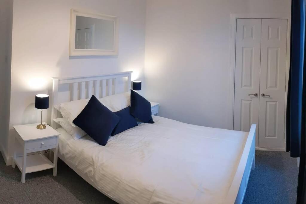 Glenfinnan - Two Bedroom Apartment Dunfermline Buitenkant foto